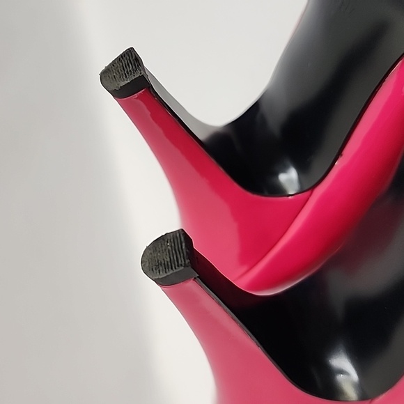 GUESS Fuisha Pink Patant Leather Heels - Picture 7 of 11